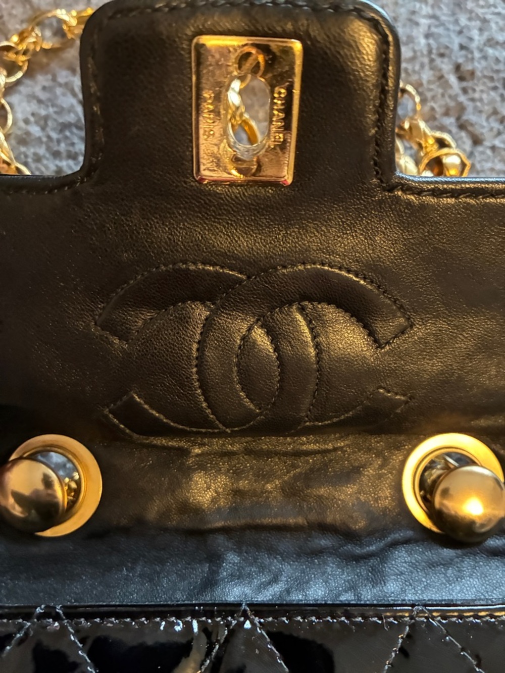CHANEL Diana Black Patent Quilted Shoulder Bag with Gold Chain⭐️ - Picture 2 of 6